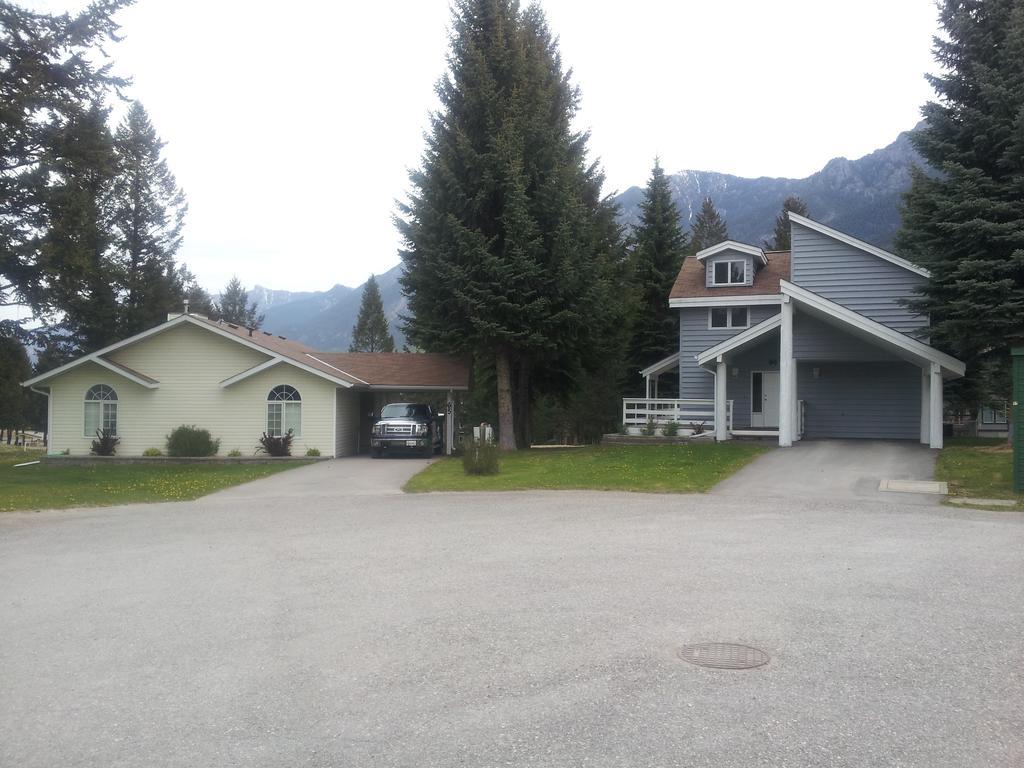 Radium Valley Vacation Resort อินเวอร์เมียร์ ภายนอก รูปภาพ